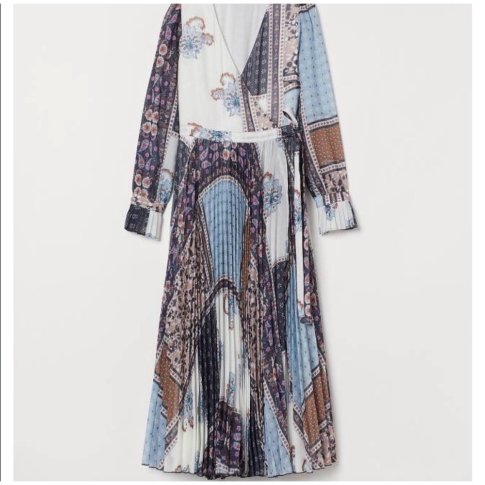 H&M Mismatched Patchwork Pleated Maxi Dress Blue White Paisley Floral Wrap 12 - Picture 11 of 11